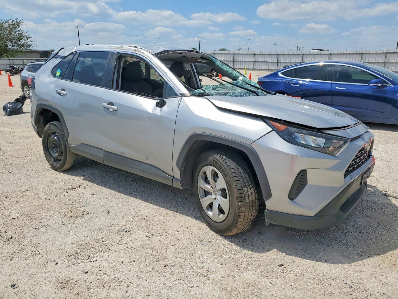 2021 TOYOTA RAV4 LE photo 7