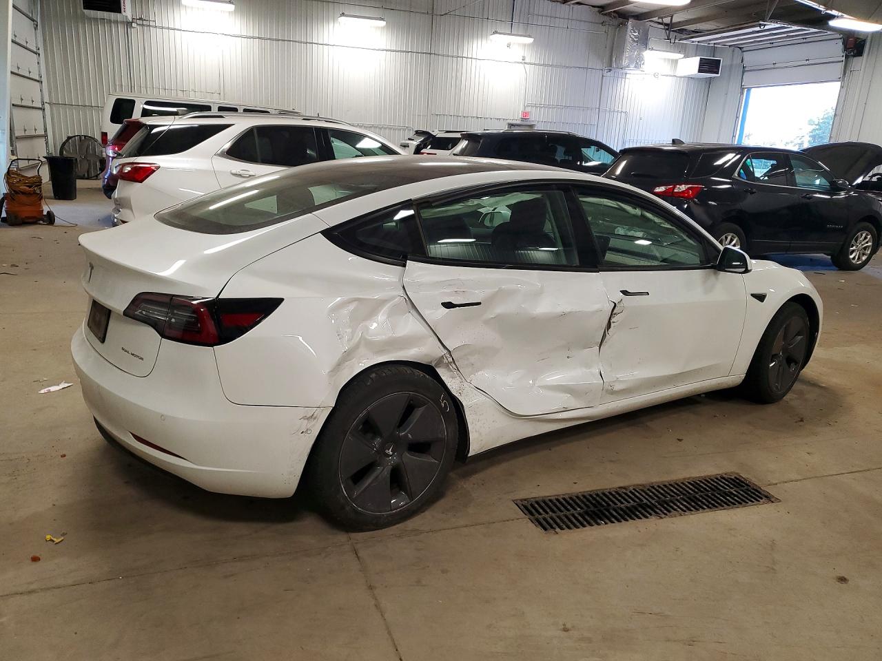 2022 TESLA MODEL 3 photo 5