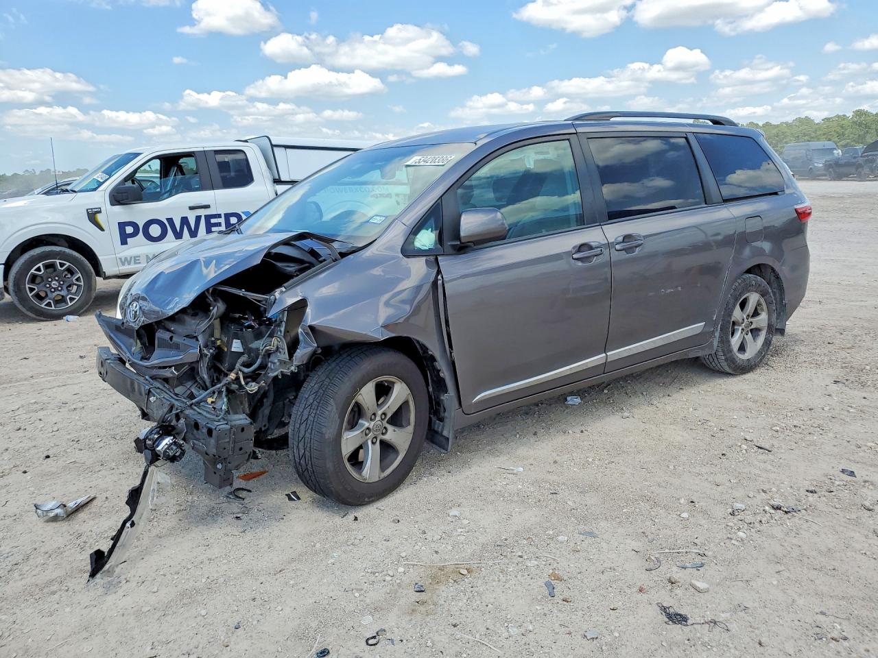 2017 TOYOTA SIENNA