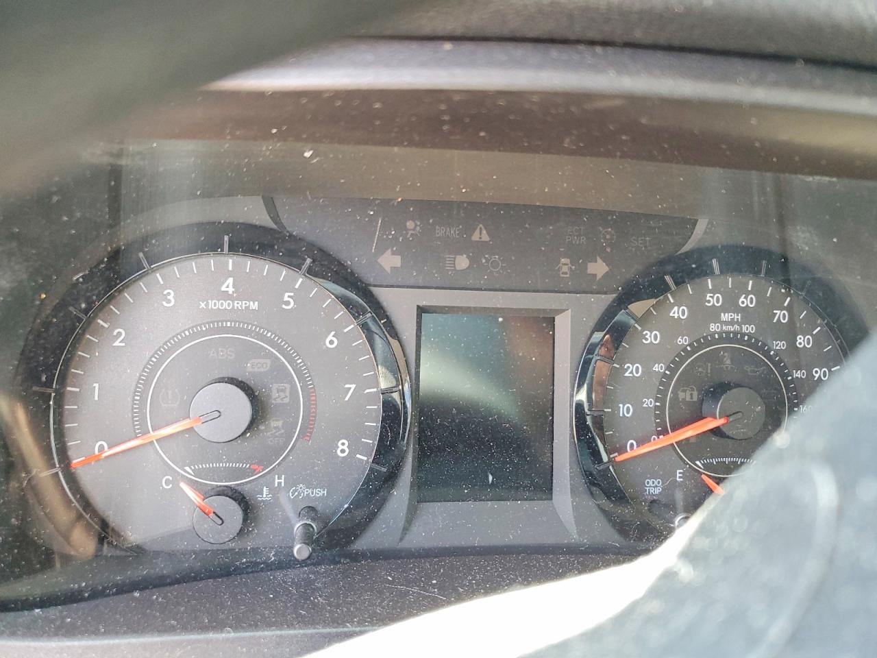 2017 TOYOTA SIENNA LE photo 17