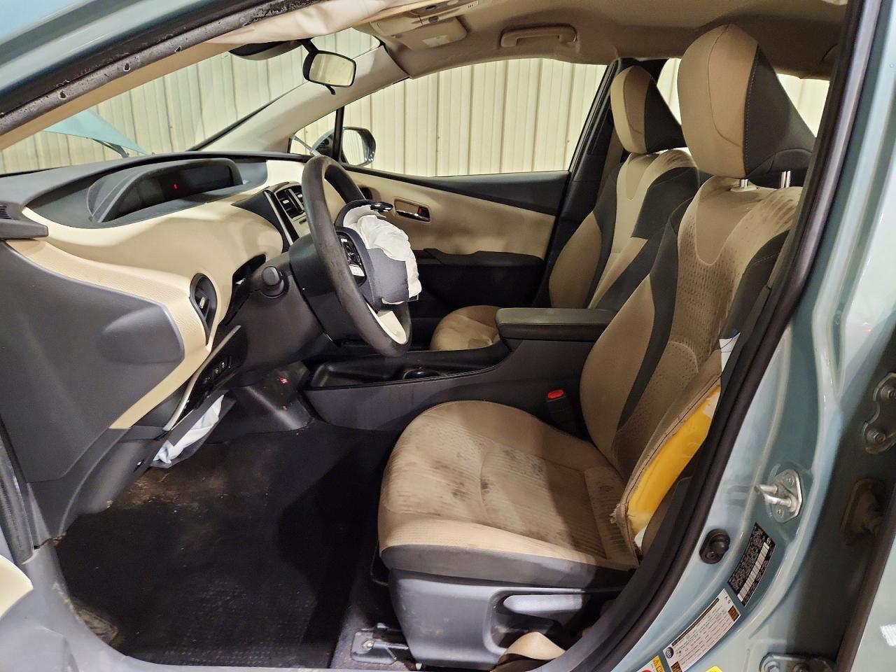 2018 TOYOTA PRIUS TWO photo 19