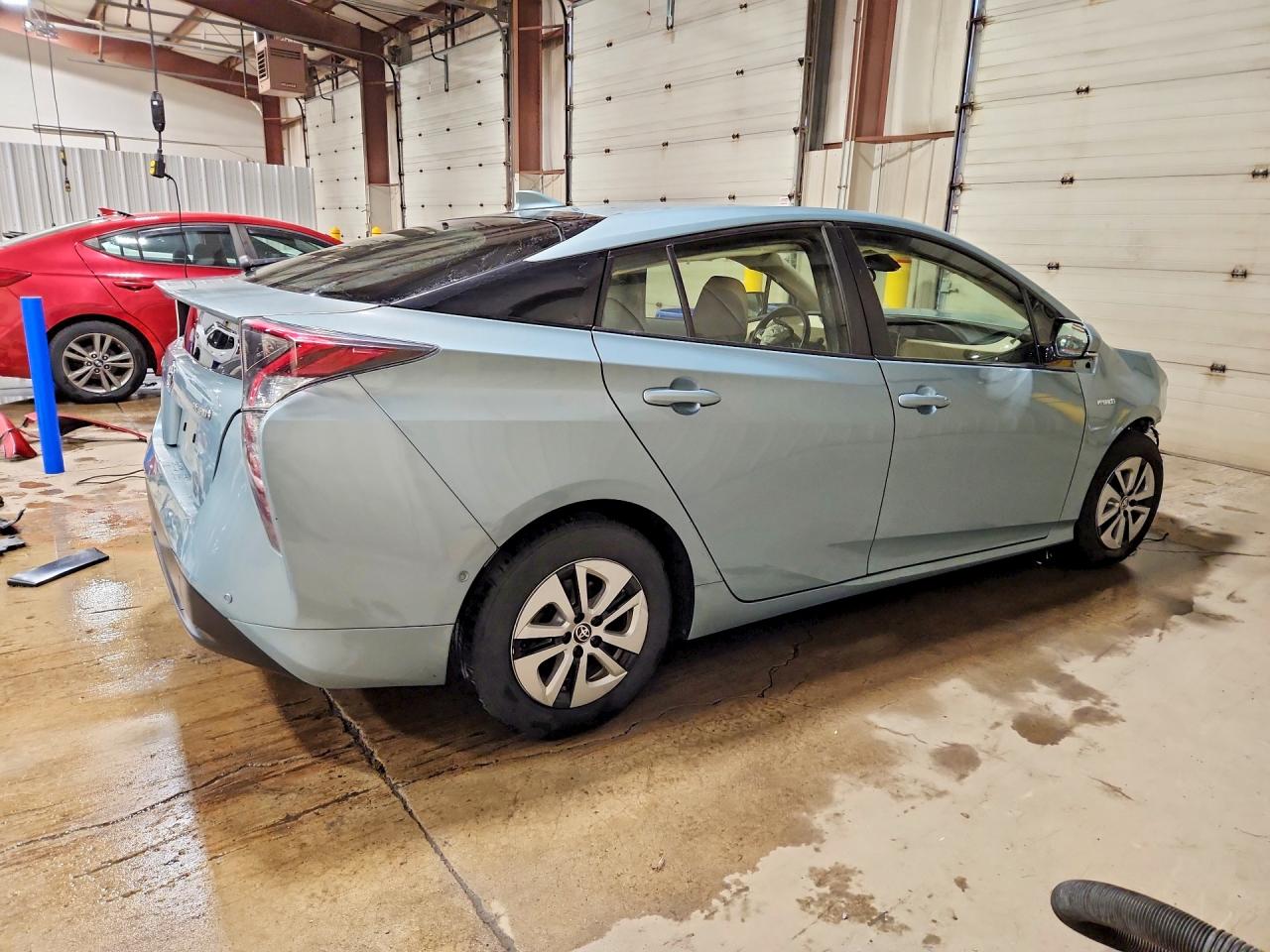 2018 TOYOTA PRIUS TWO photo 7