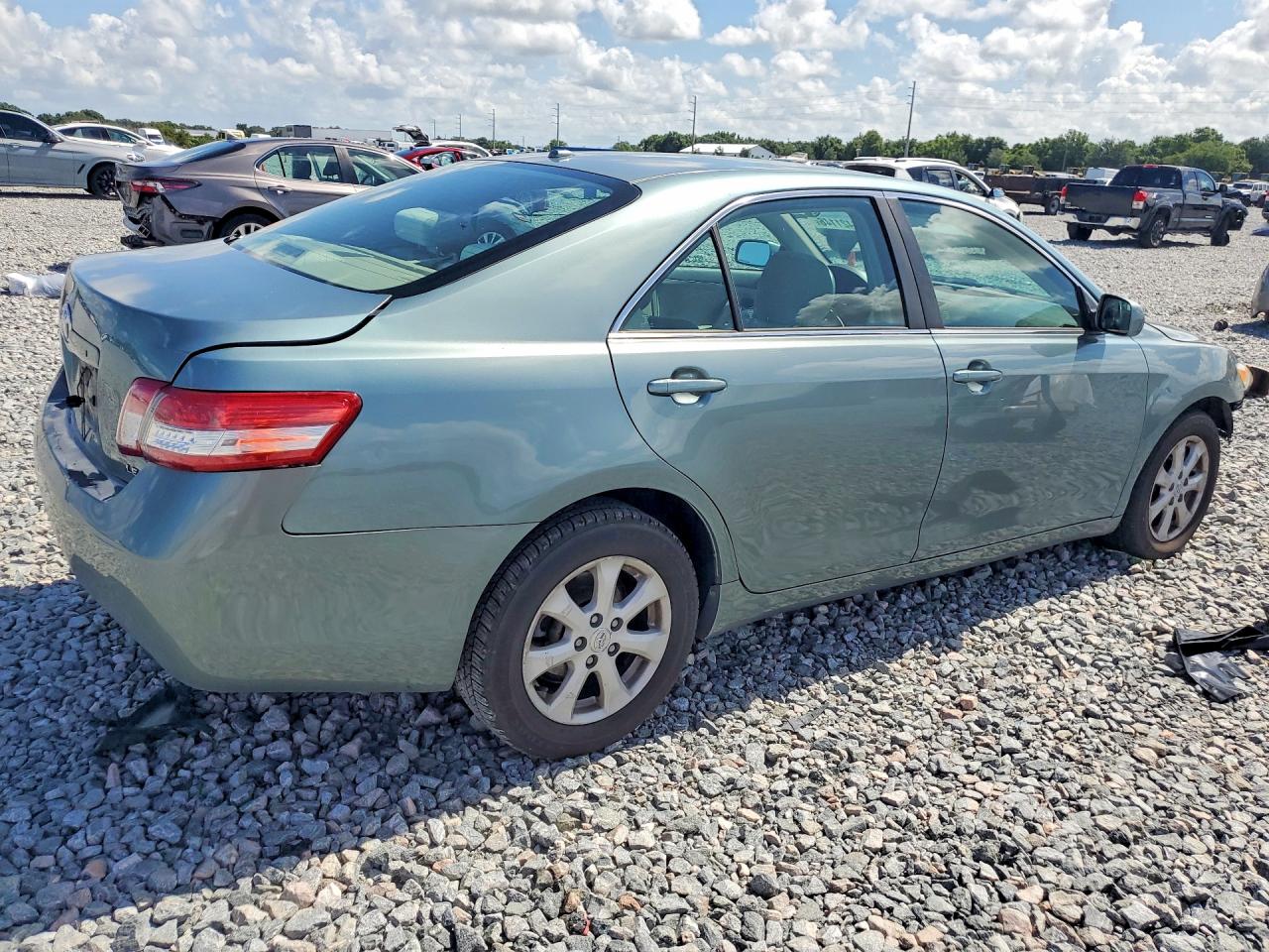2011 TOYOTA CAMRY LE photo 7