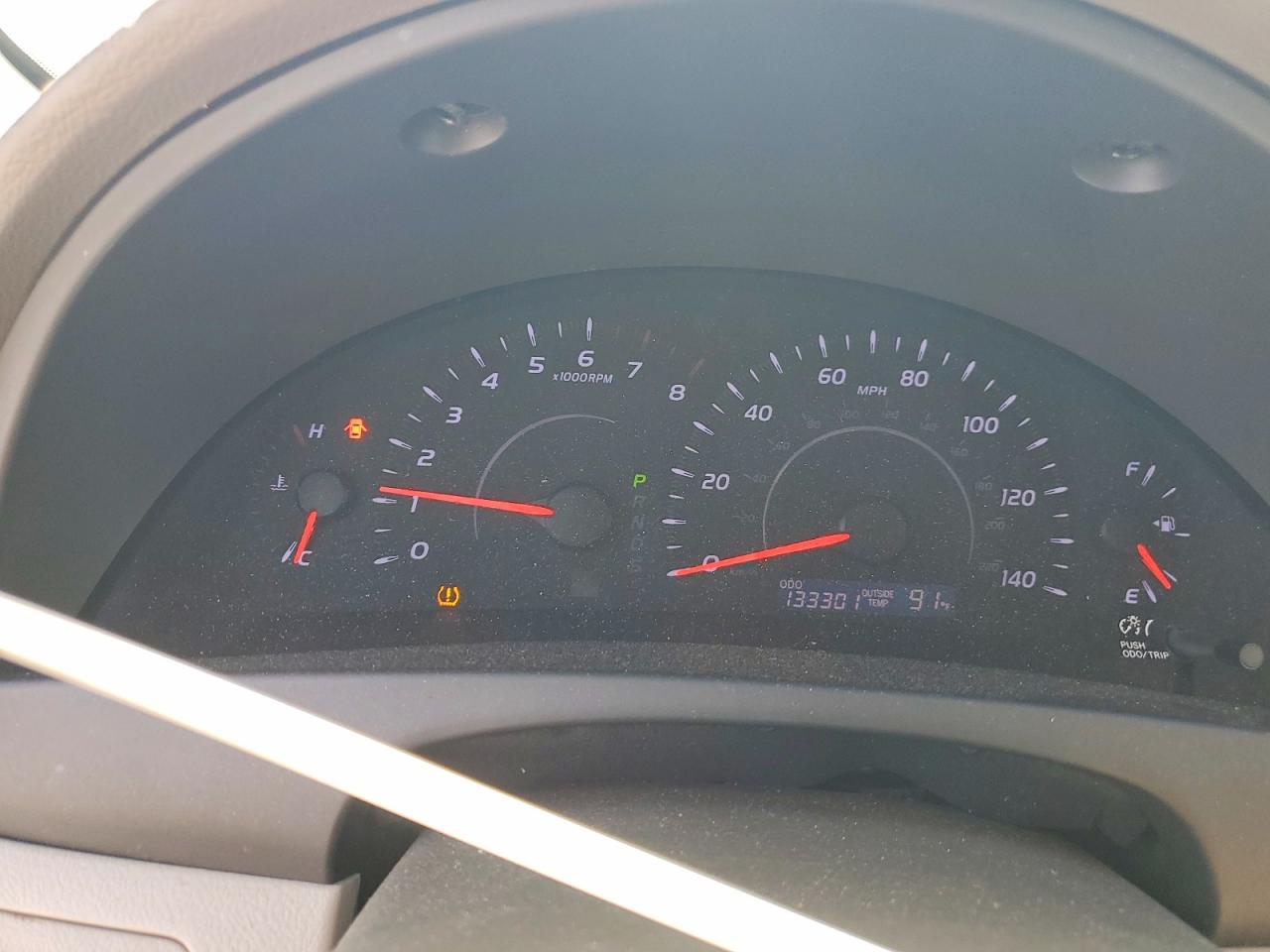 2011 TOYOTA CAMRY LE photo 25