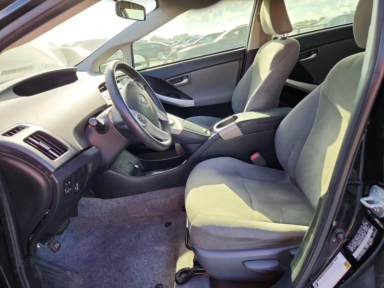 2015 TOYOTA PRIUS TWO photo 13