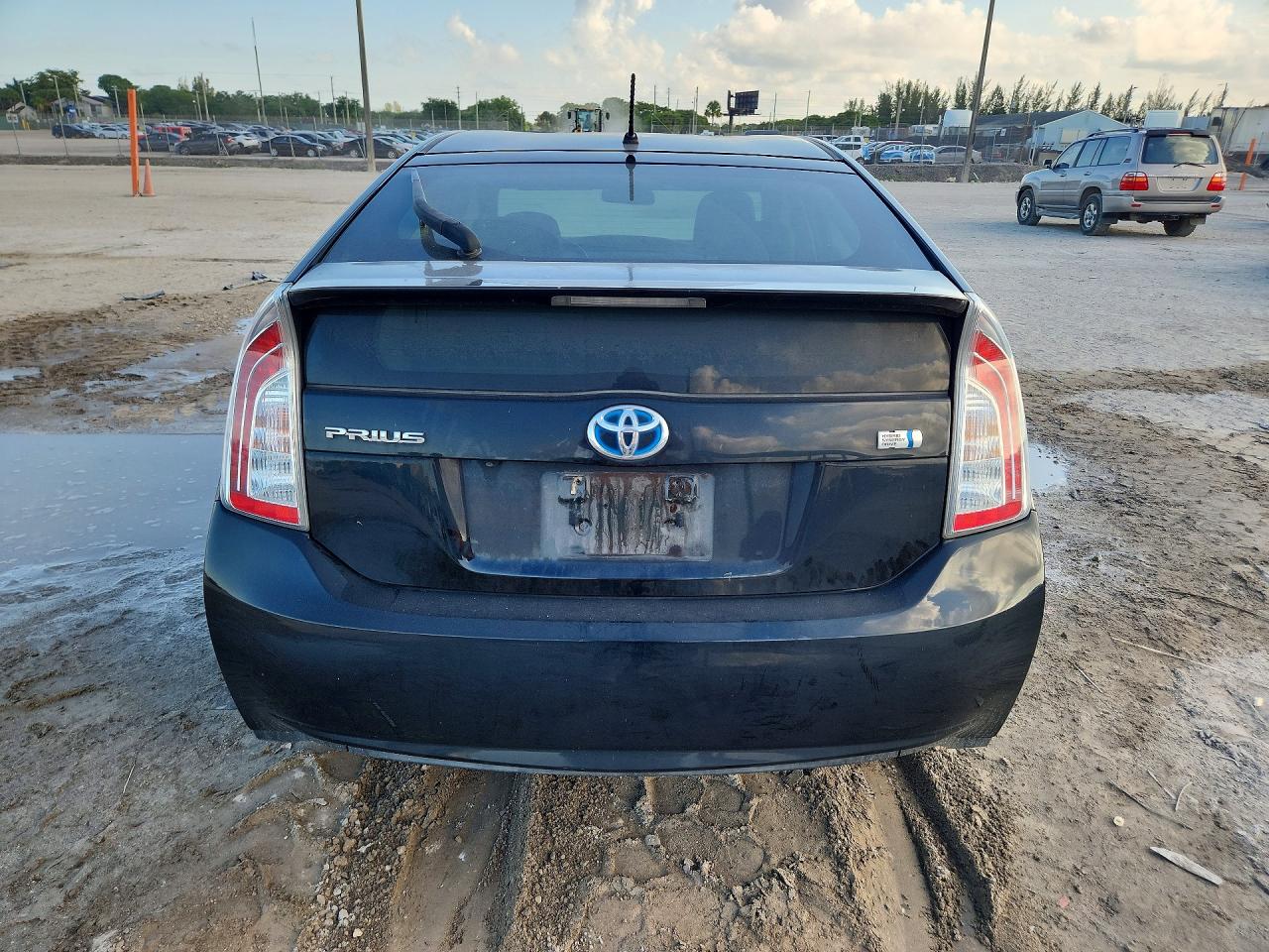 2015 TOYOTA PRIUS TWO photo 11