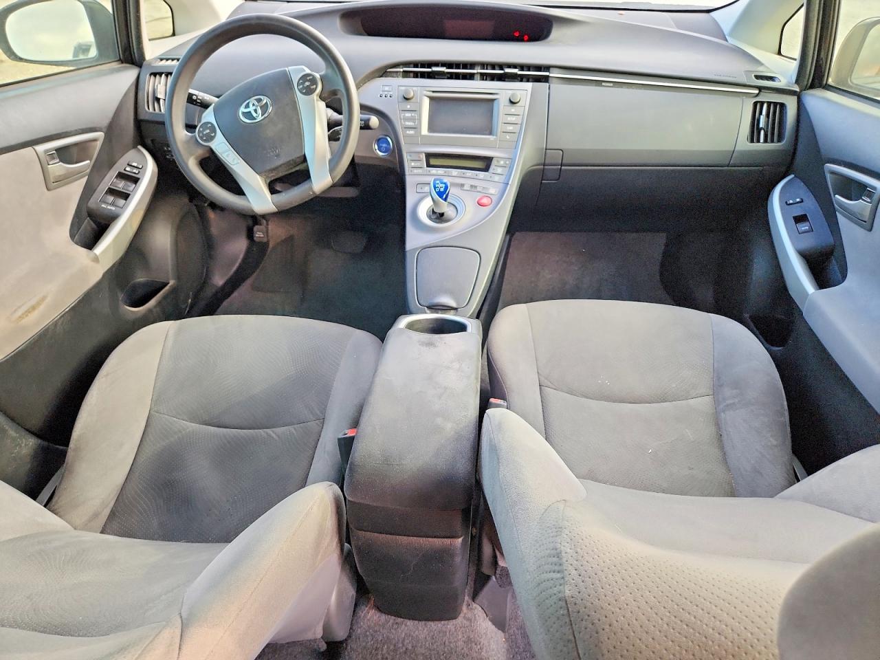 2015 TOYOTA PRIUS TWO photo 15