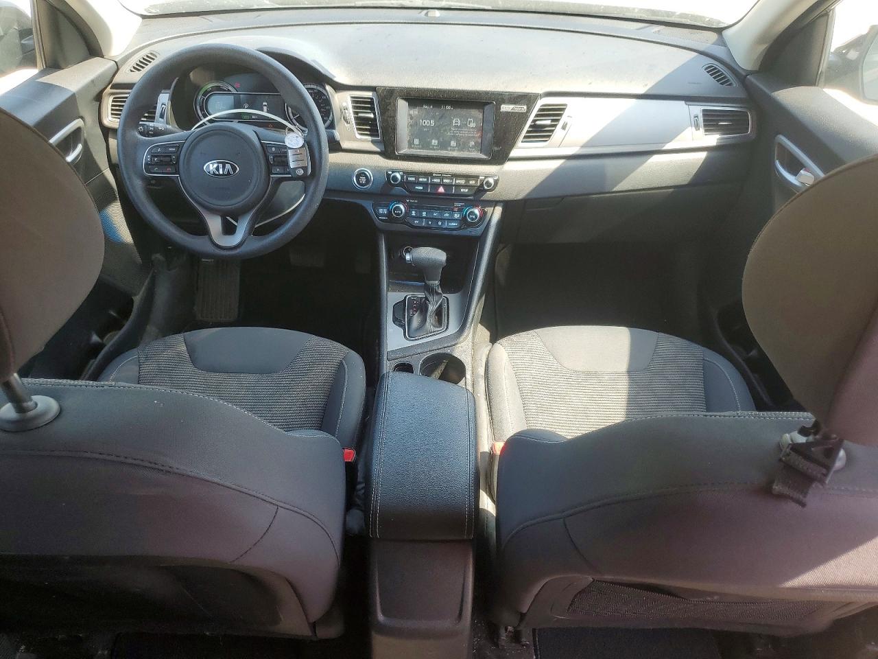 2017 KIA NIRO LX photo 8