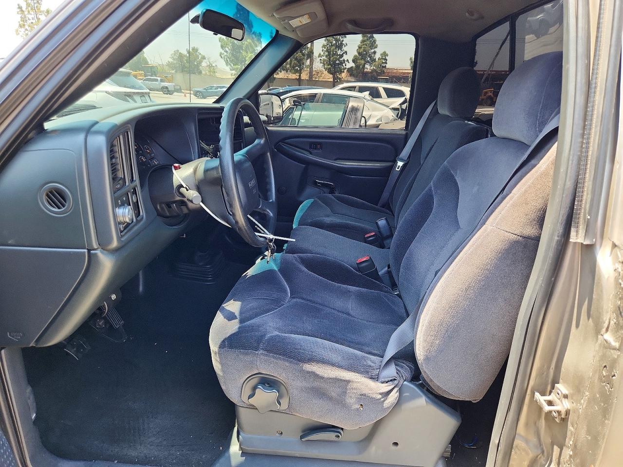 2001 GMC NEW SIERRA C1500 photo 13