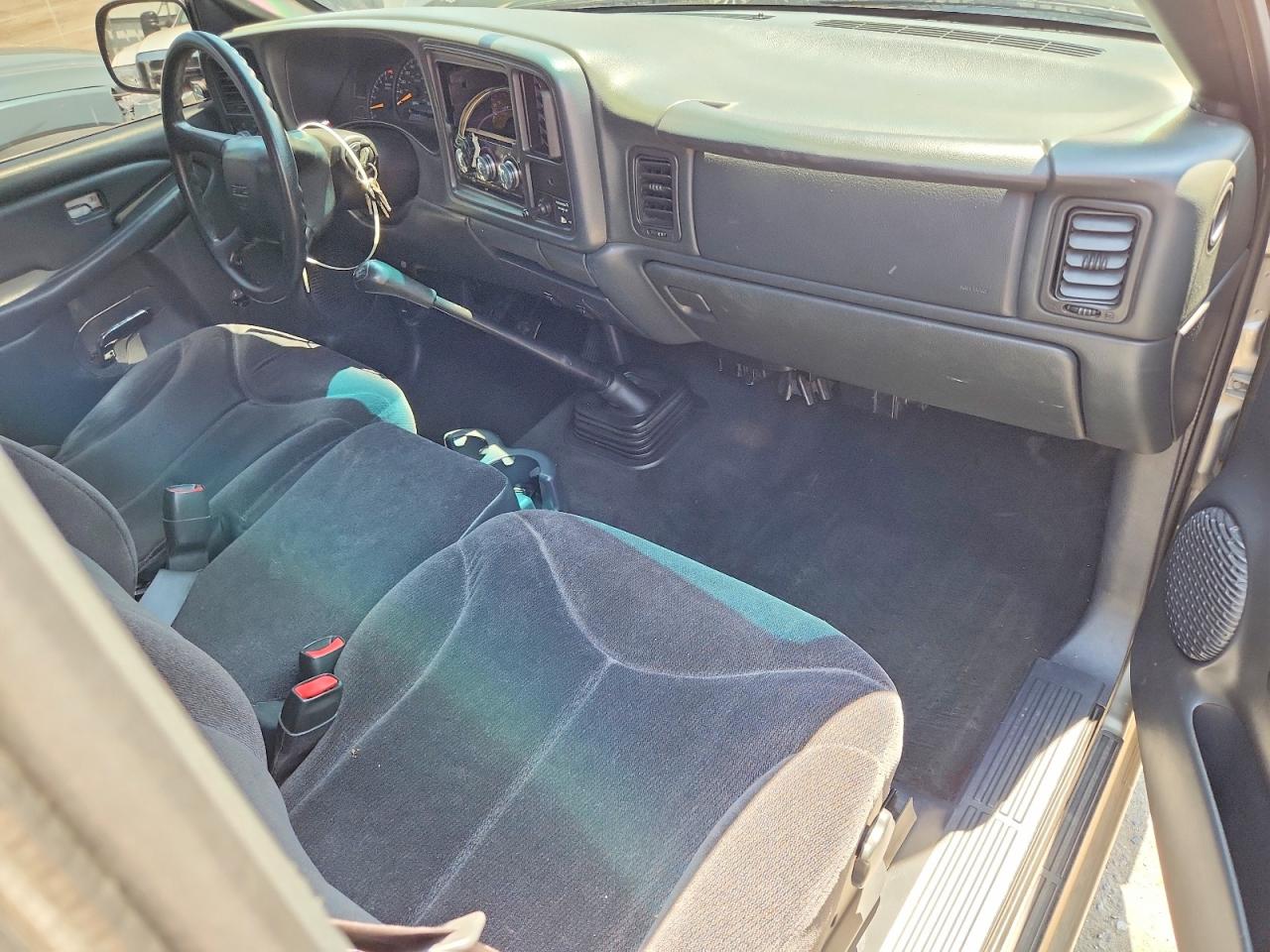 2001 GMC NEW SIERRA C1500 photo 15