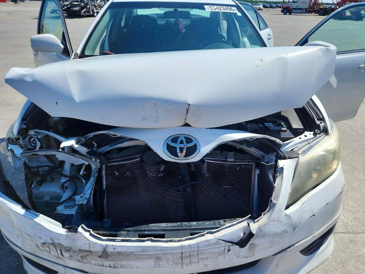 2011 TOYOTA CAMRY SE photo 21