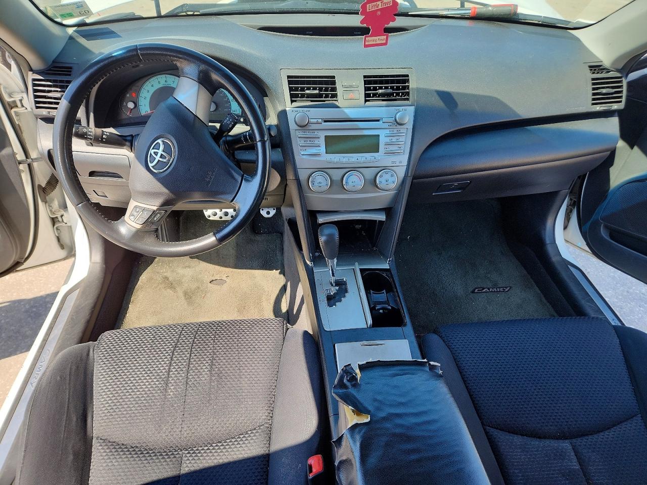 2011 TOYOTA CAMRY SE photo 15