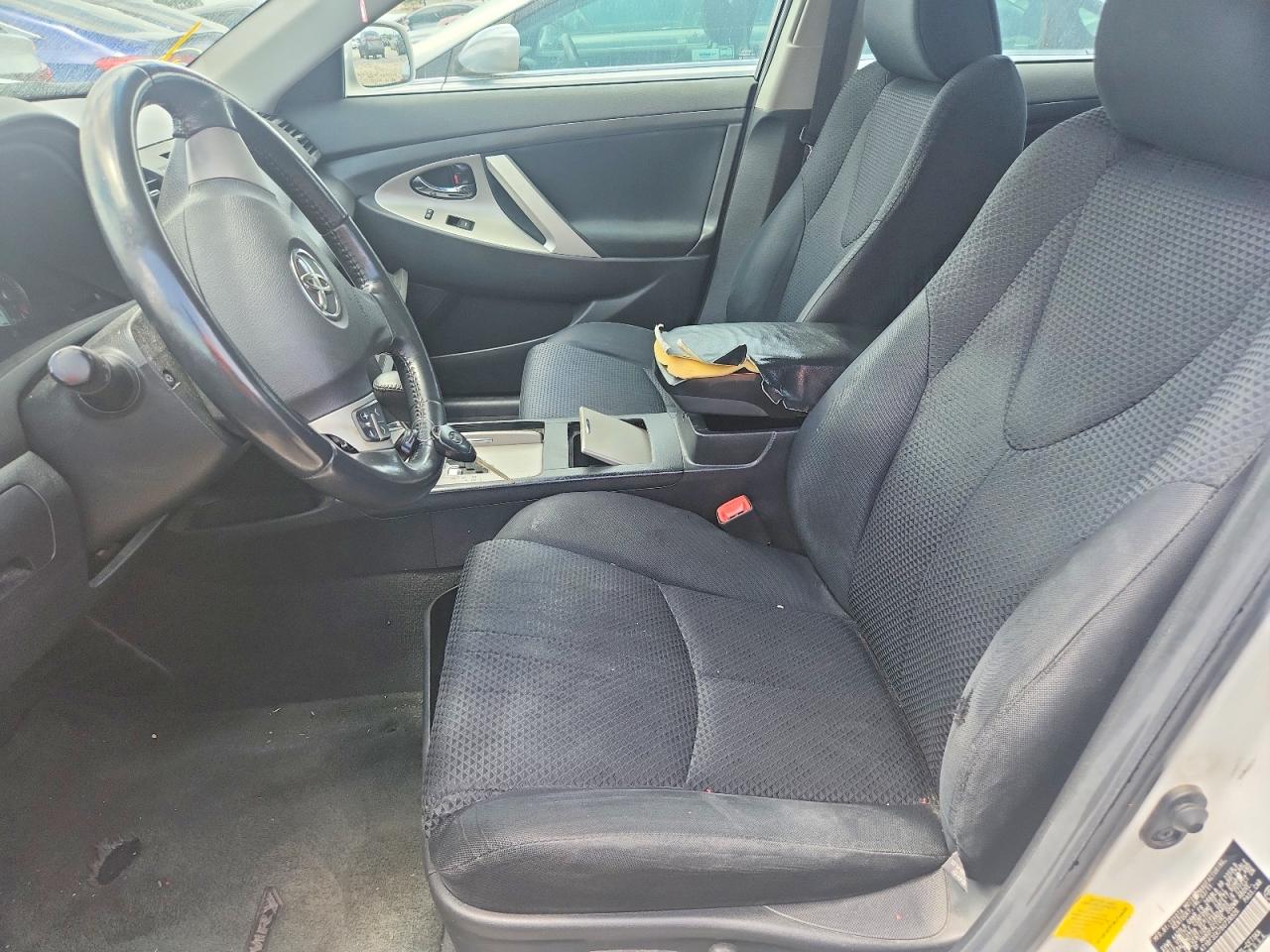 2011 TOYOTA CAMRY SE photo 13