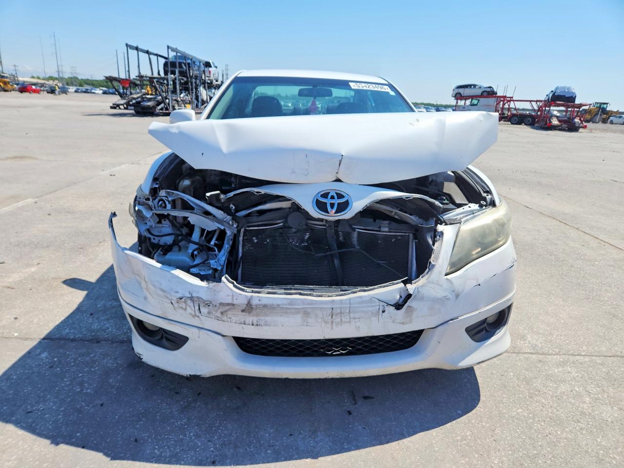 2011 TOYOTA CAMRY SE photo 9
