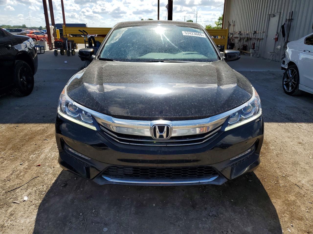 2017 HONDA ACCORD EX photo 9