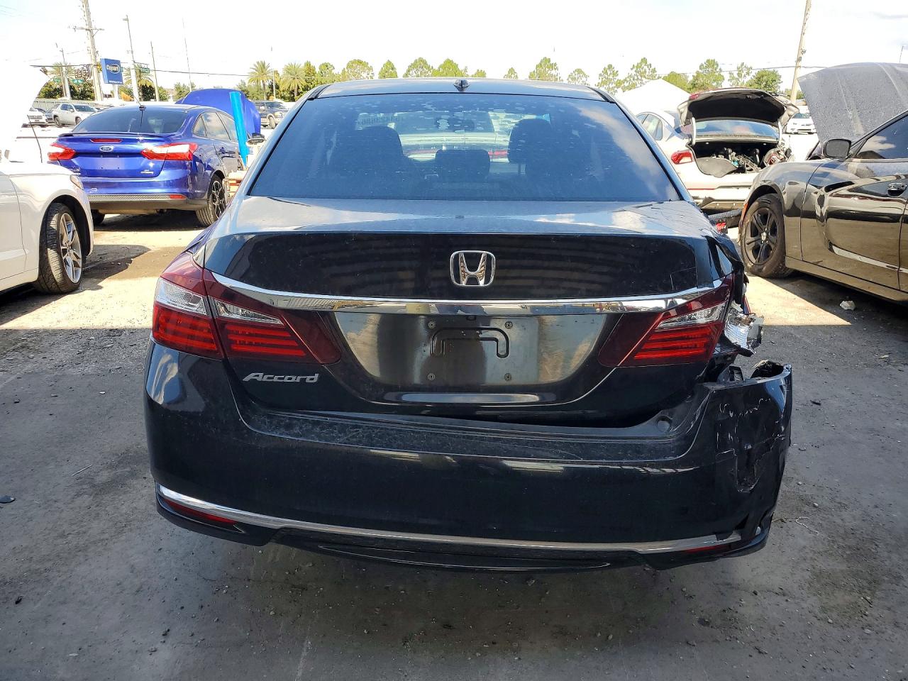 2017 HONDA ACCORD EX photo 11