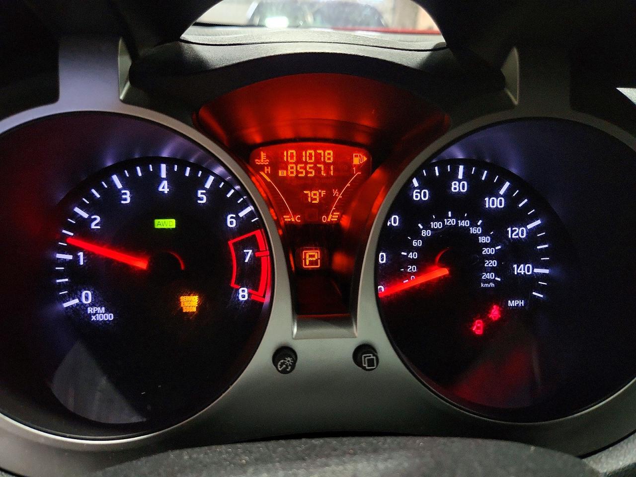 2015 NISSAN JUKE SL photo 9