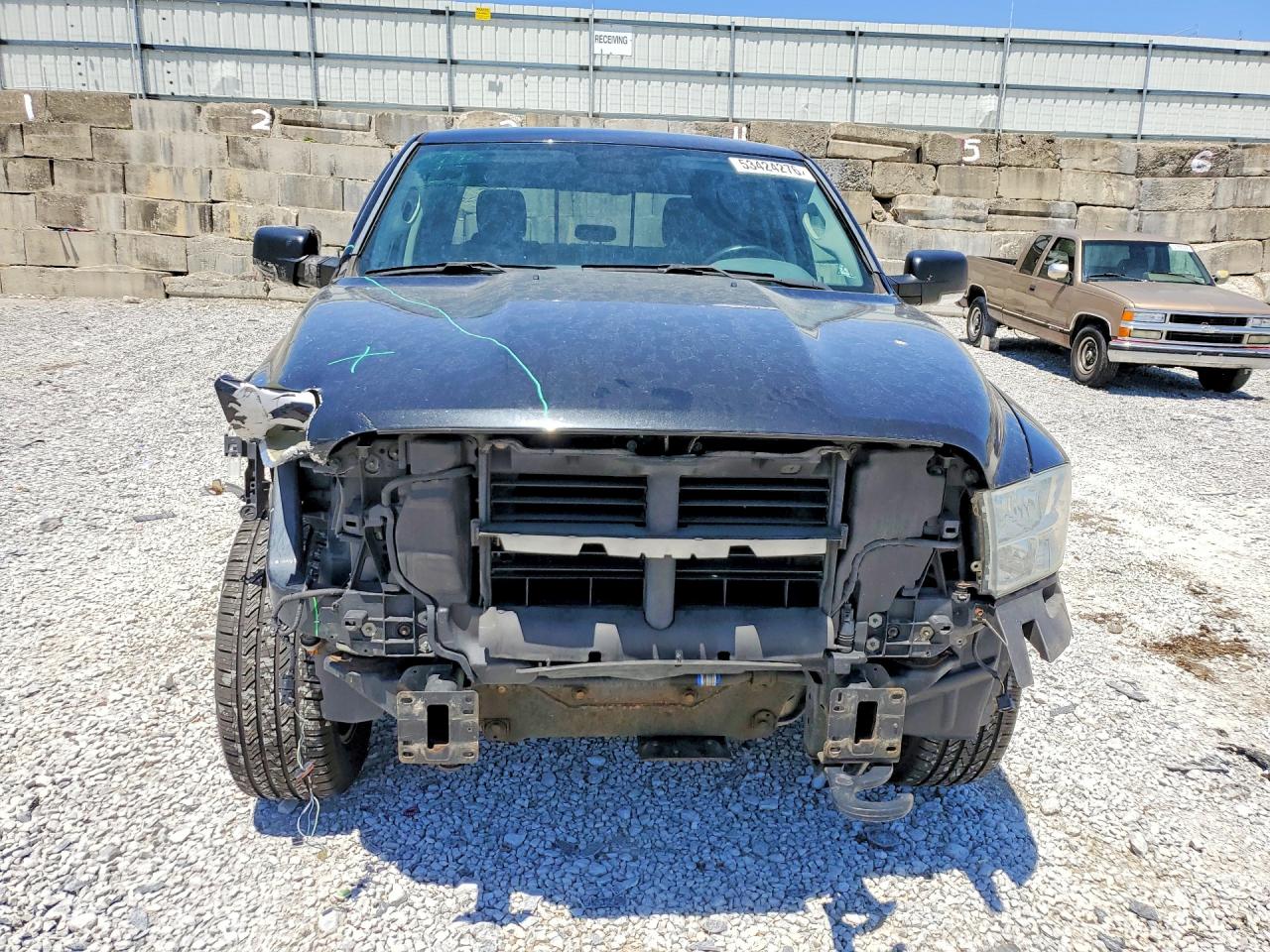 2016 RAM 1500 SLT photo 13