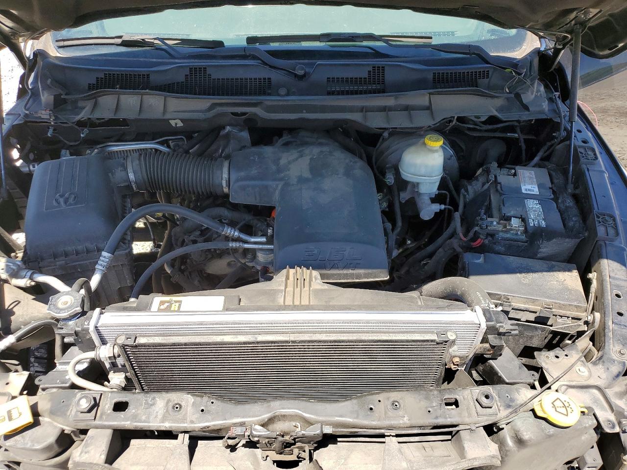2016 RAM 1500 SLT photo 31