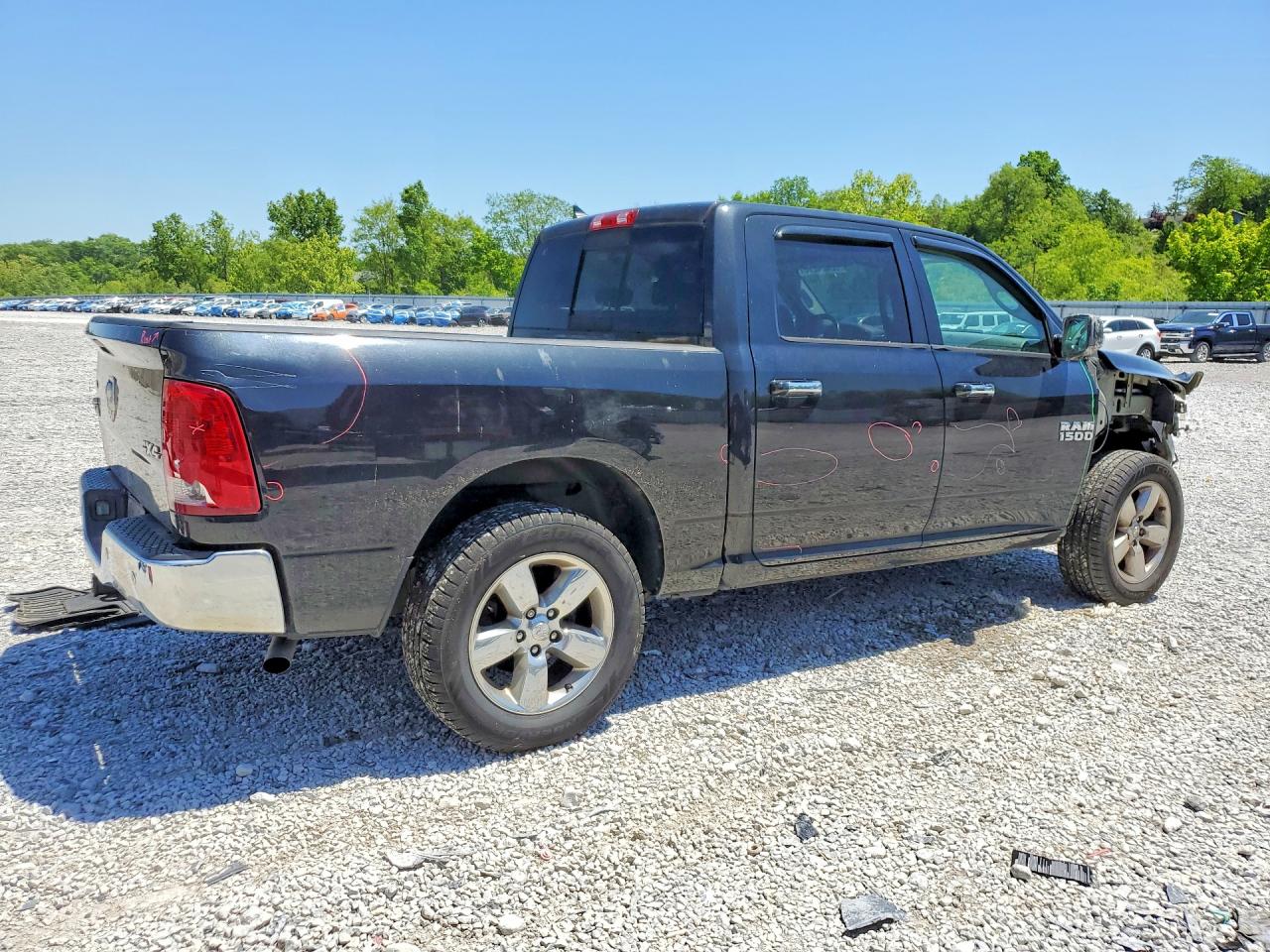 2016 RAM 1500 SLT photo 7