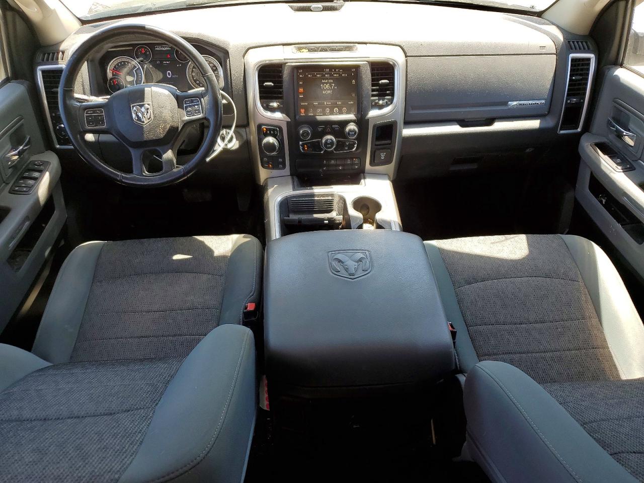 2016 RAM 1500 SLT photo 22