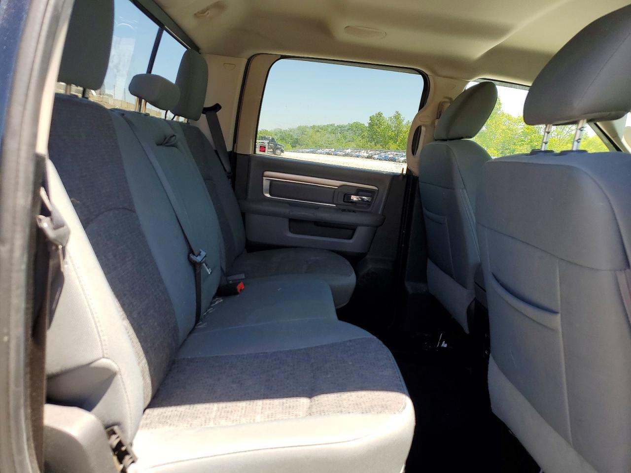 2016 RAM 1500 SLT photo 28