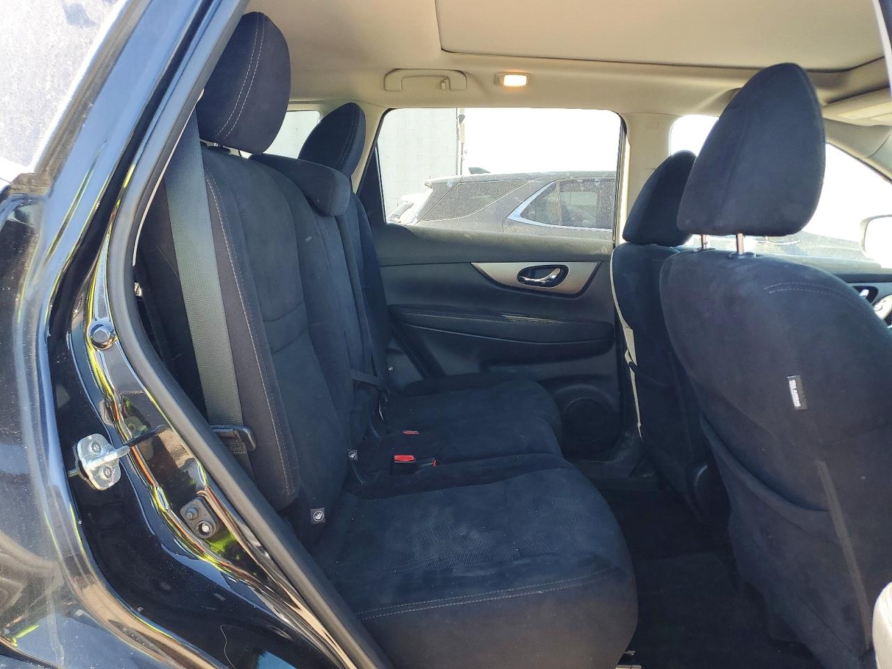 2016 NISSAN ROGUE SV photo 31