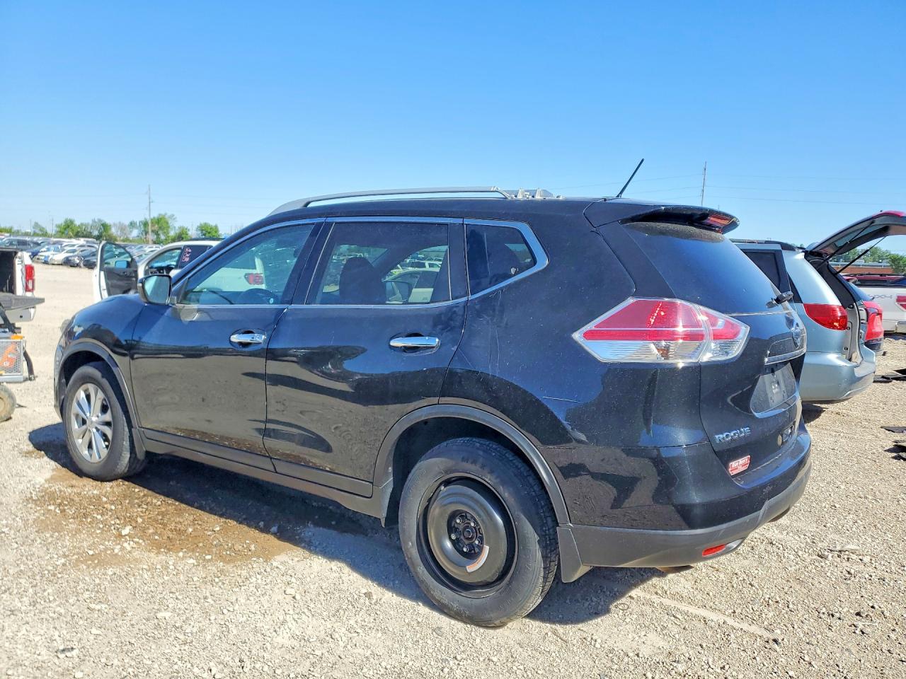 2016 NISSAN ROGUE SV photo 4
