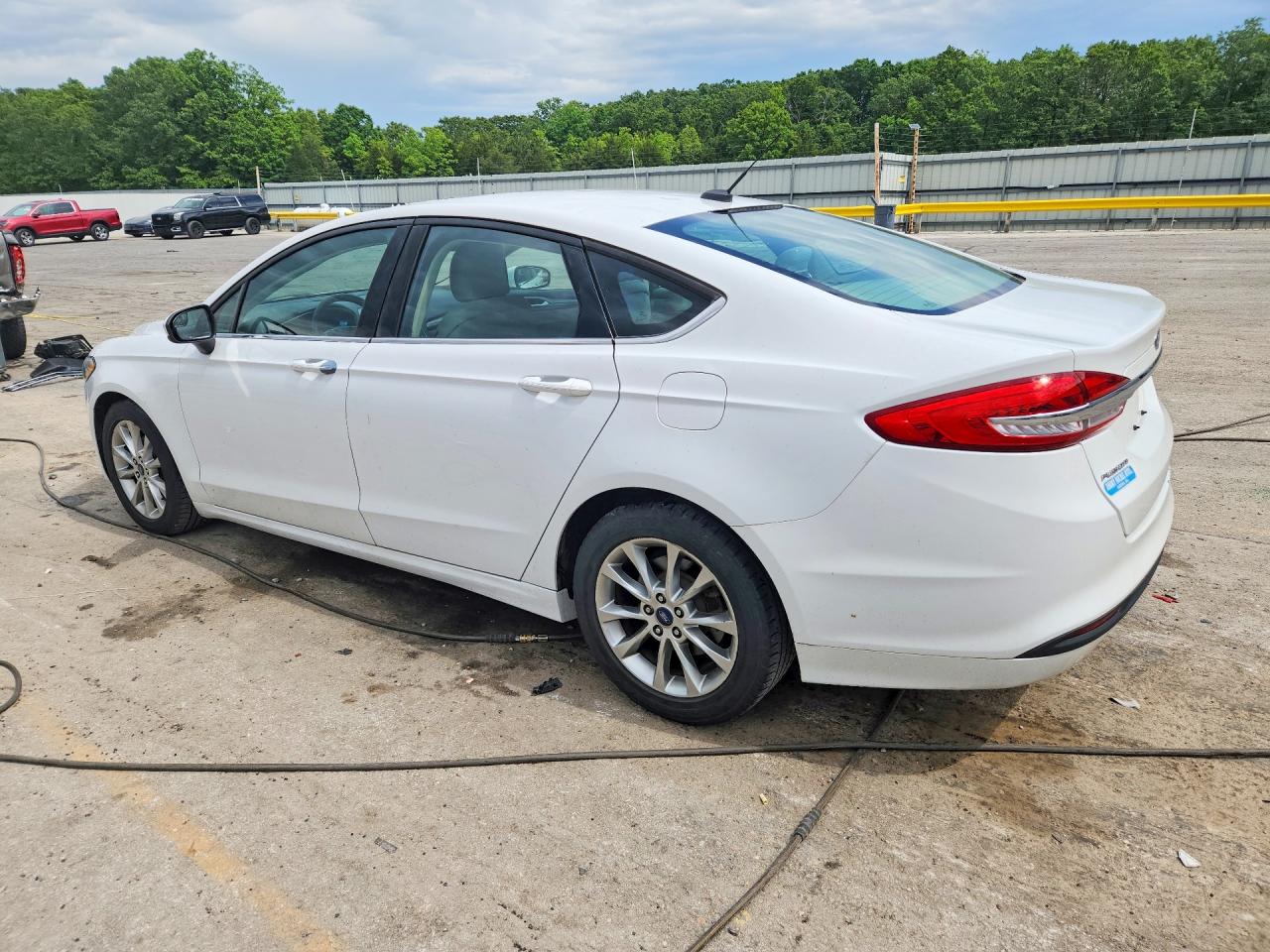 2017 FORD FUSION SE photo 4