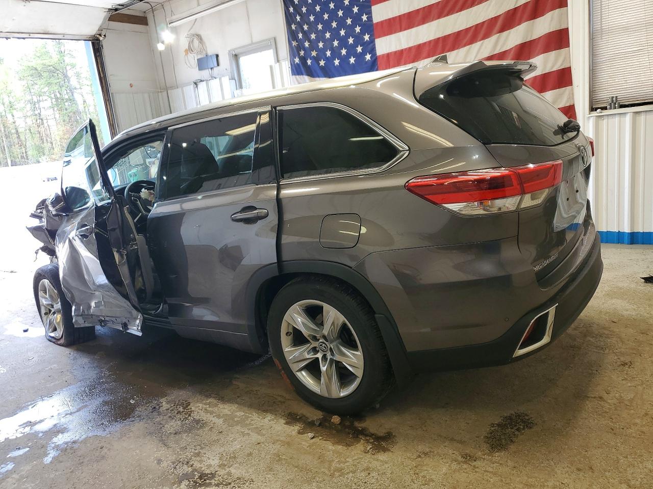 2019 TOYOTA HIGHLANDER LIMITED photo 2