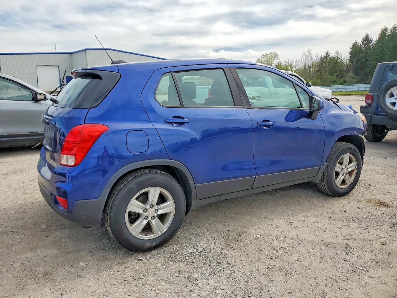 2017 CHEVROLET TRAX LS photo 7