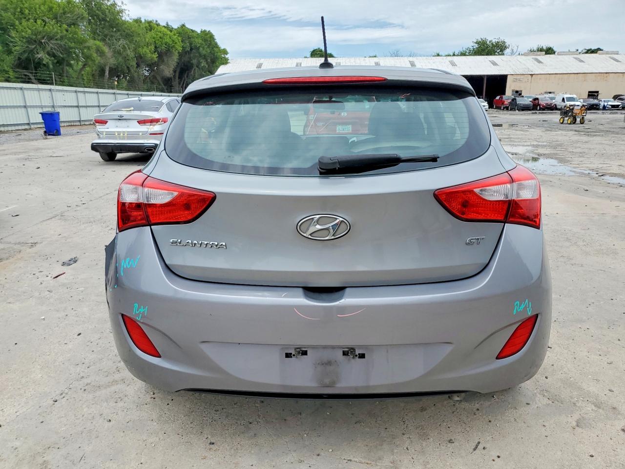 2016 HYUNDAI ELANTRA GT BASE photo 16