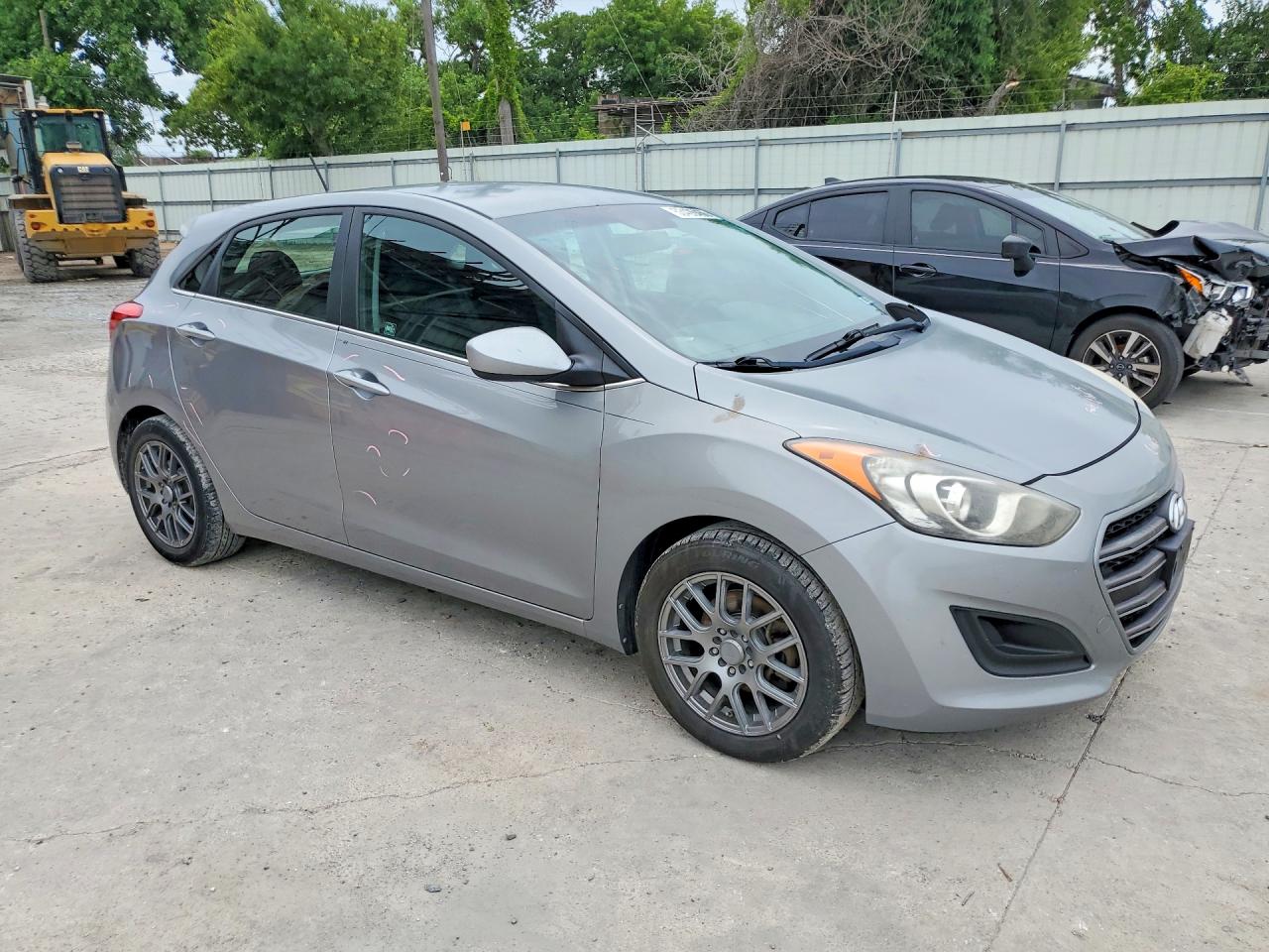 2016 HYUNDAI ELANTRA GT BASE photo 10