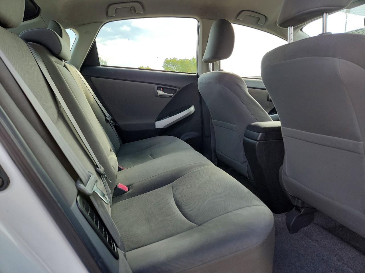 2013 TOYOTA PRIUS TWO photo 19