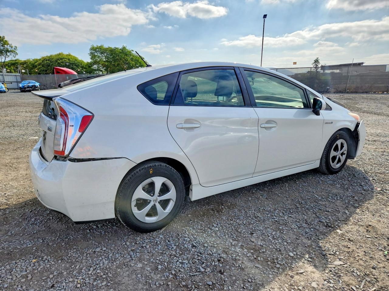2013 TOYOTA PRIUS TWO photo 5