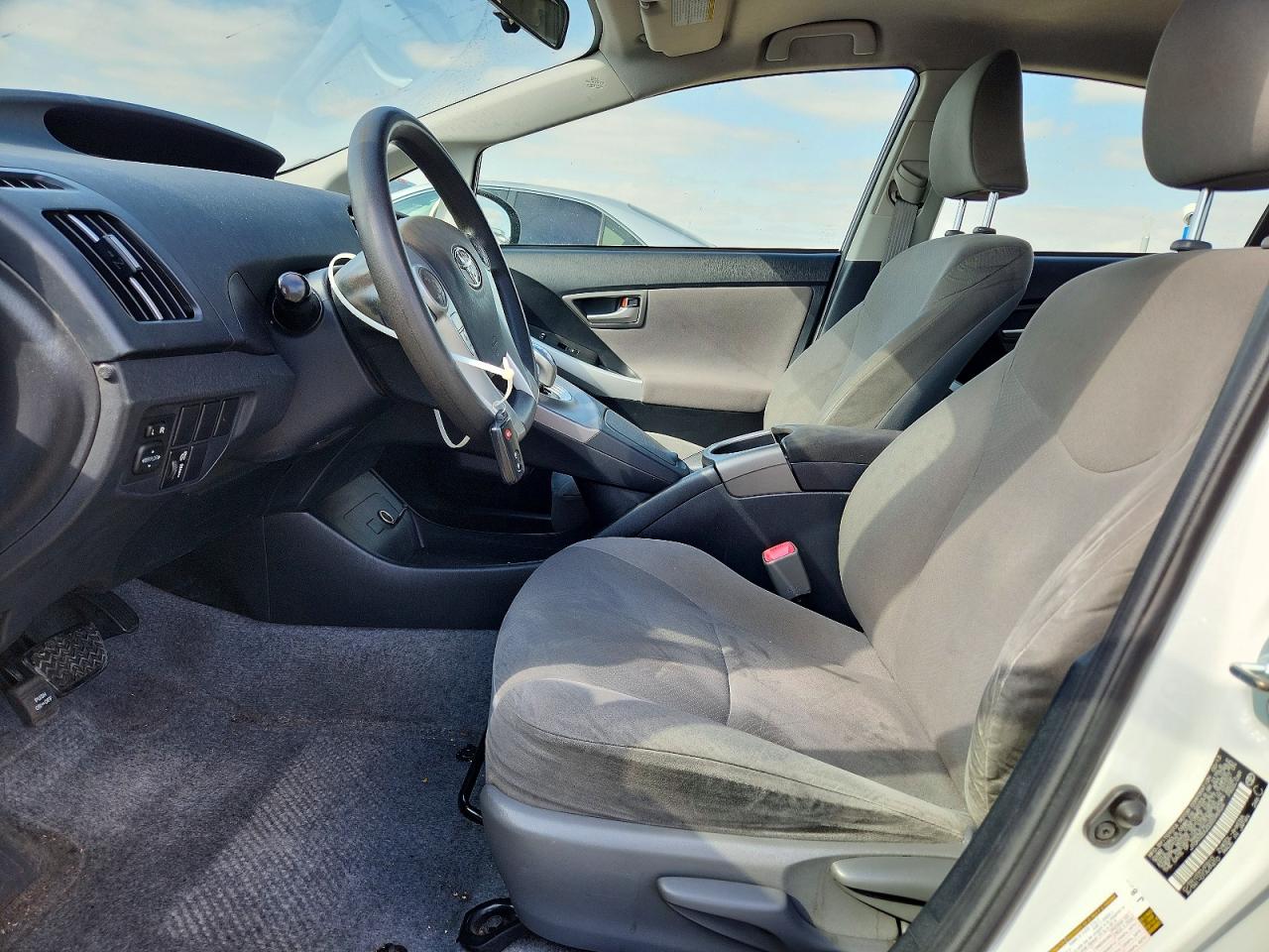 2013 TOYOTA PRIUS TWO photo 13
