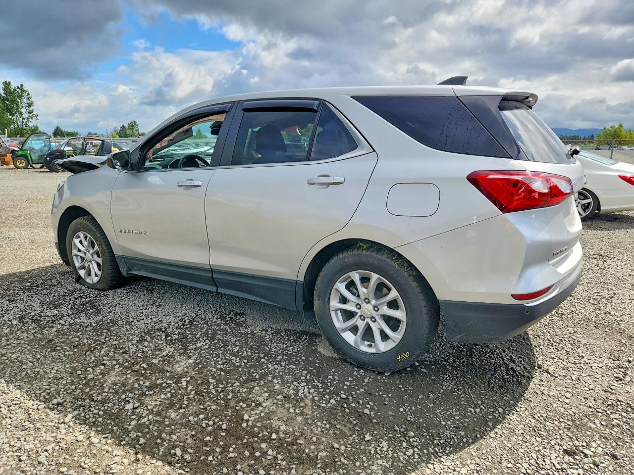 2021 CHEVROLET EQUINOX LT photo 2