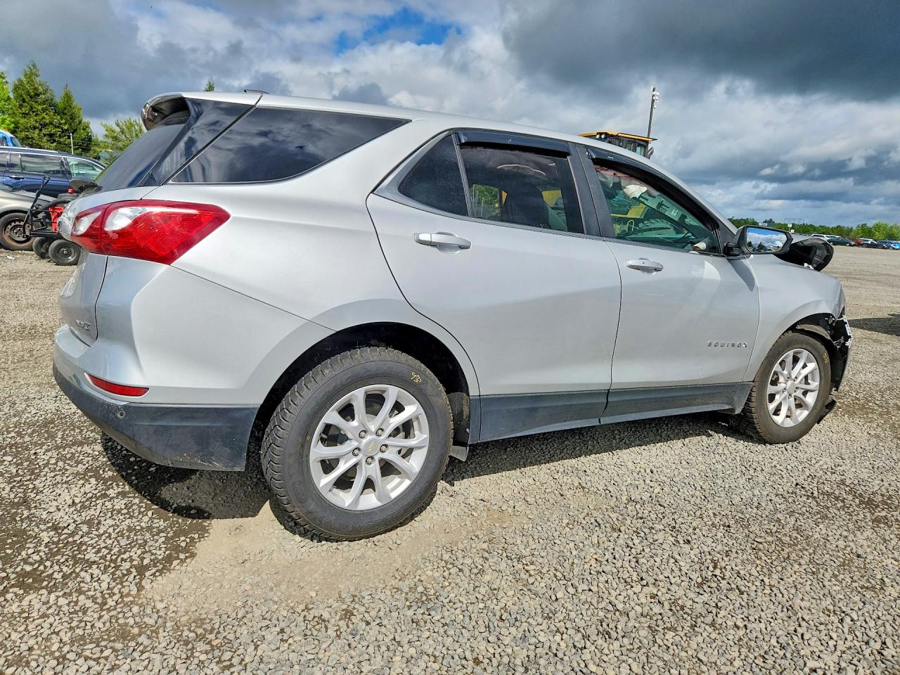 2021 CHEVROLET EQUINOX LT photo 3