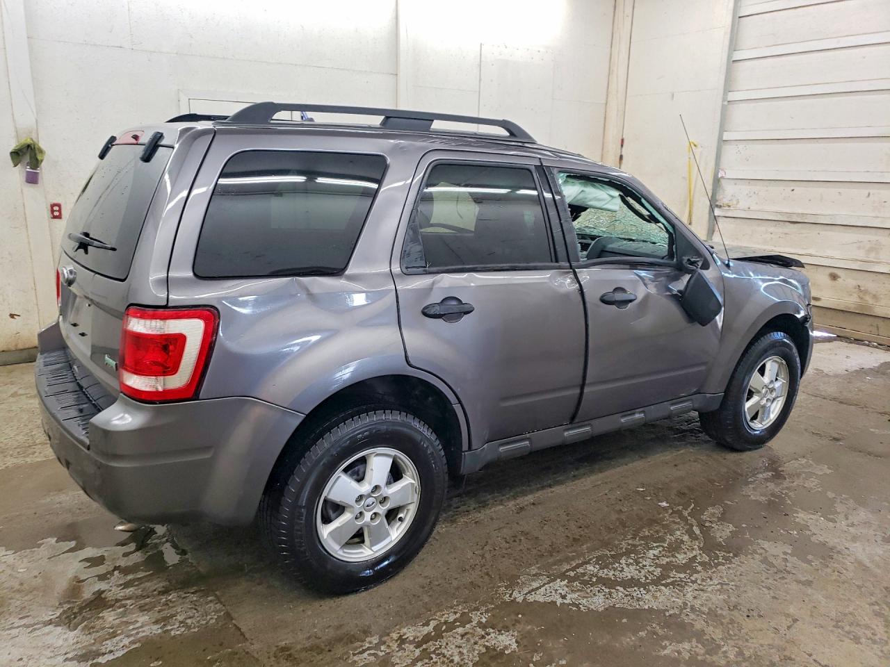 2010 FORD ESCAPE XLT photo 7