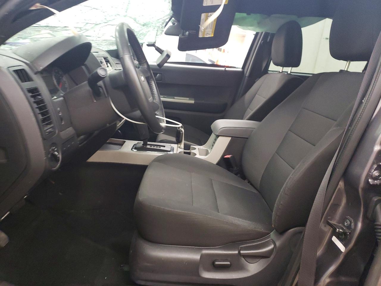 2010 FORD ESCAPE XLT photo 19