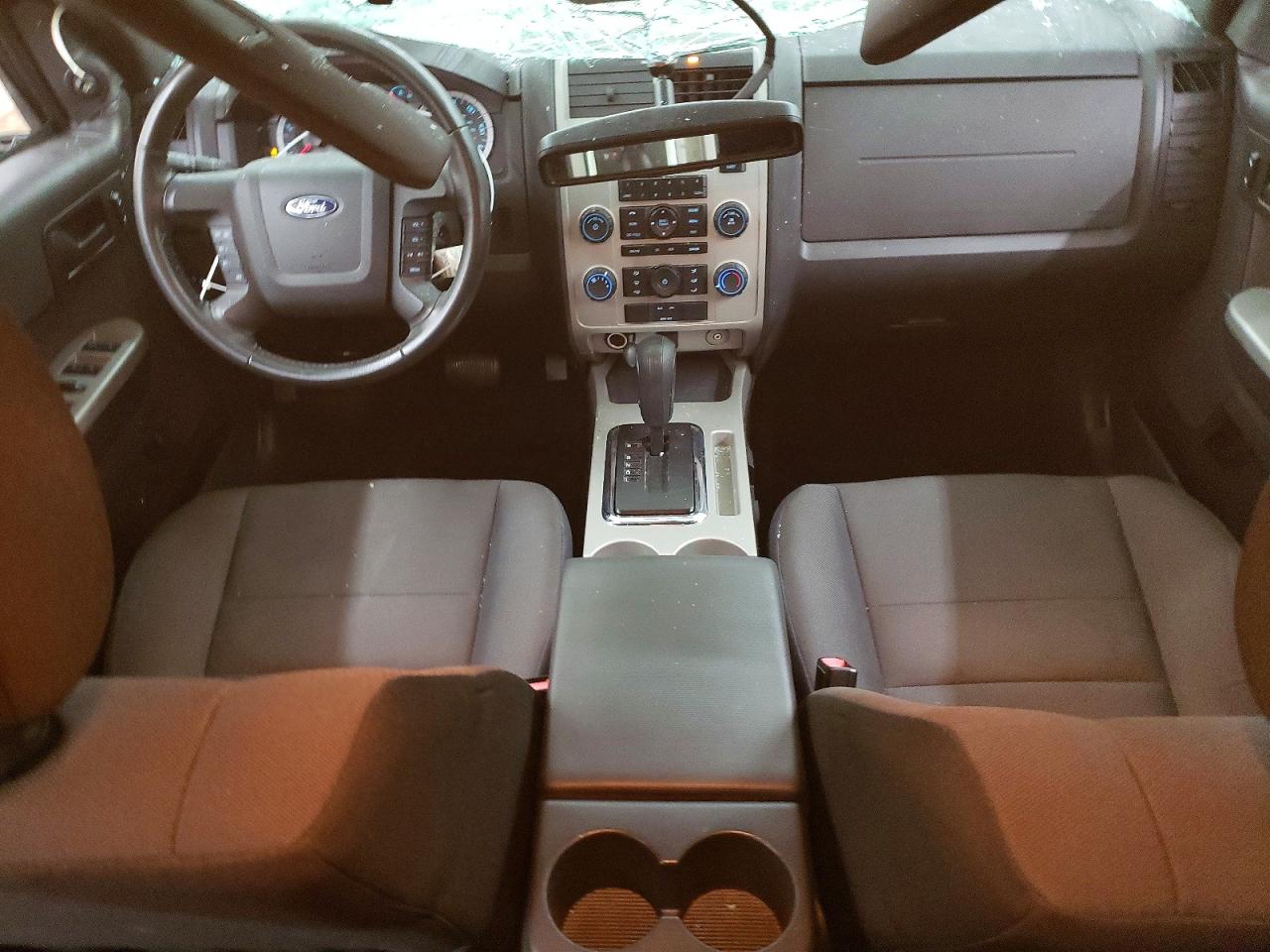 2010 FORD ESCAPE XLT photo 22