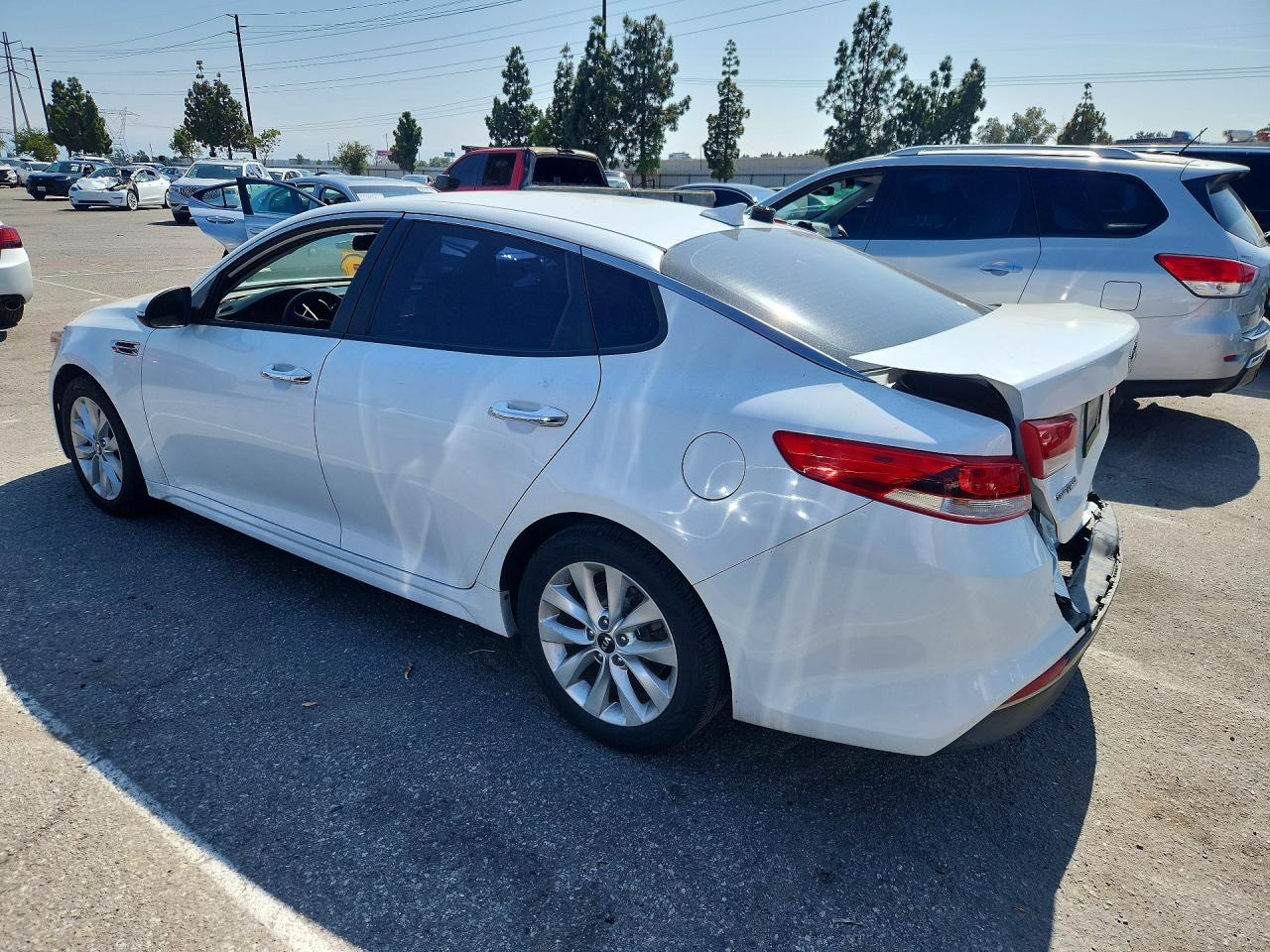 2016 KIA OPTIMA LX photo 4