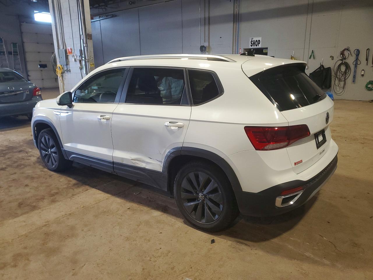 2024 VOLKSWAGEN TAOS SE photo 3