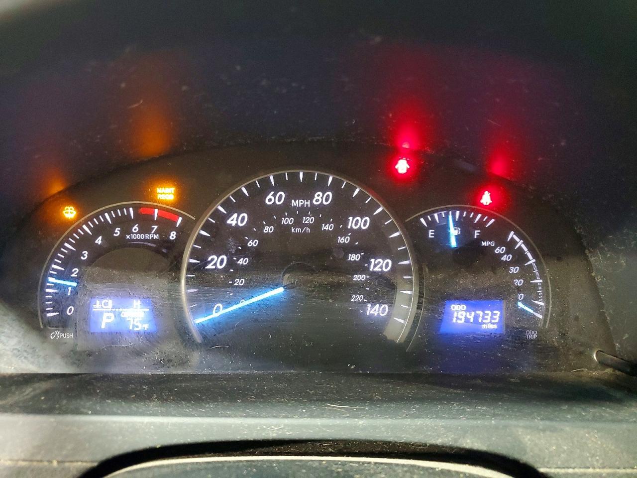 2012 TOYOTA CAMRY LE photo 17