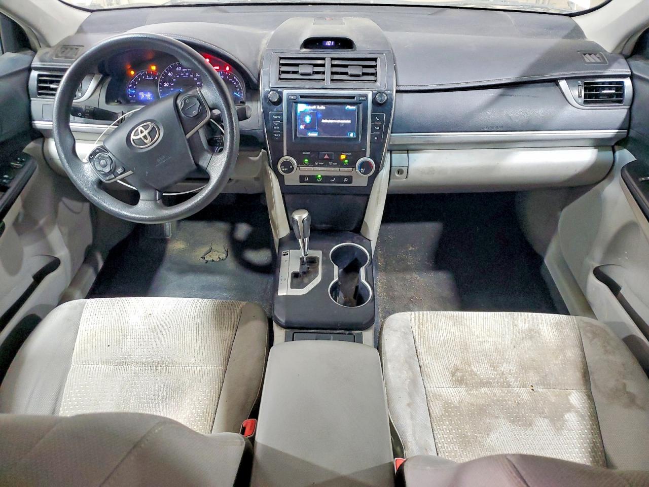 2012 TOYOTA CAMRY LE photo 15