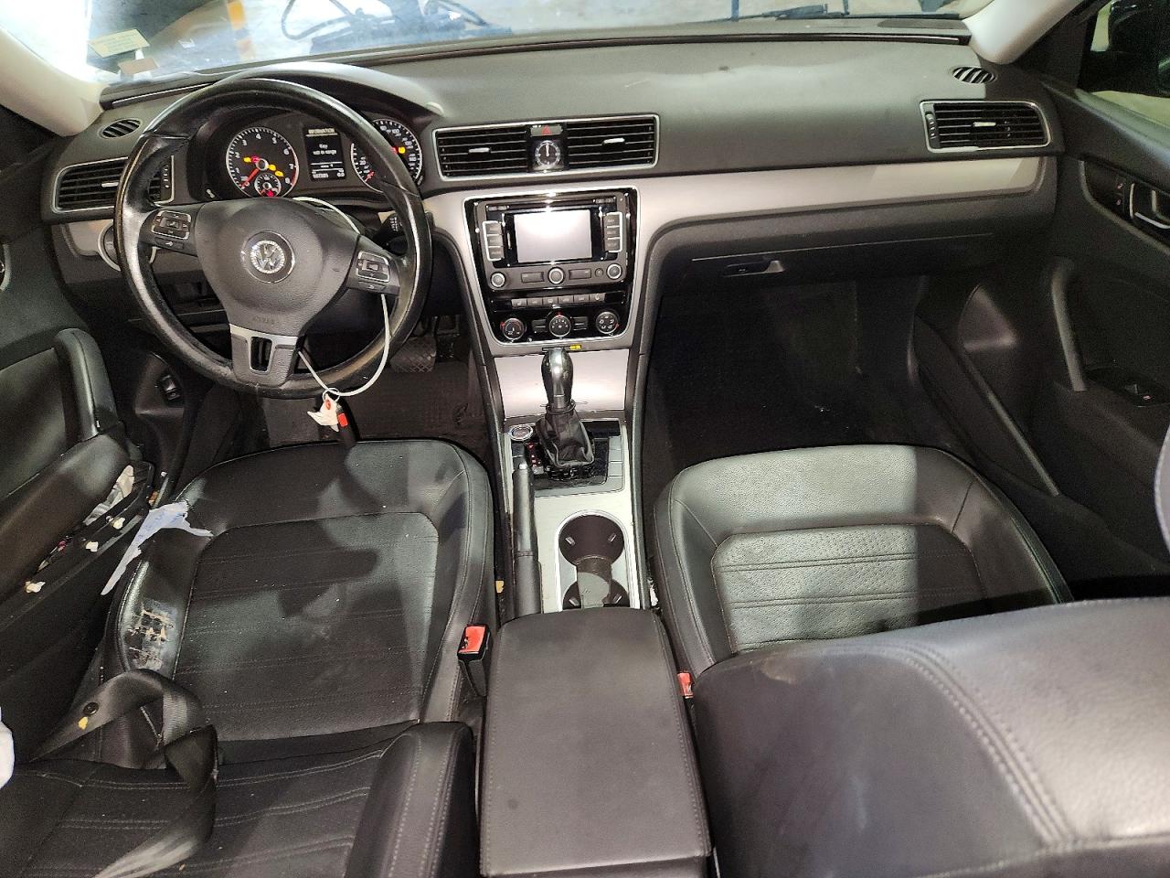 2015 VOLKSWAGEN PASSAT SE photo 15