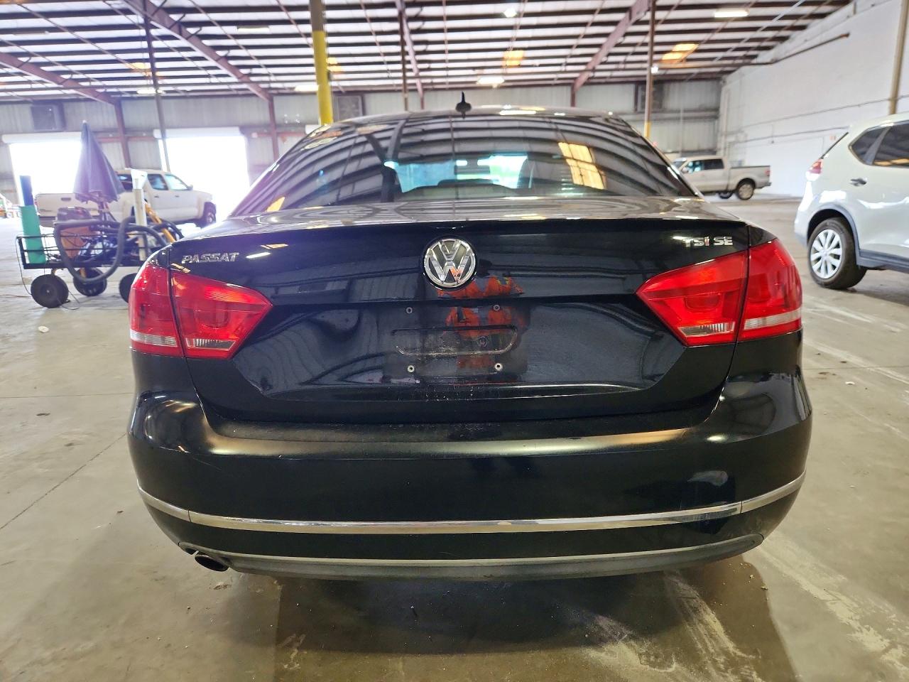 2015 VOLKSWAGEN PASSAT SE photo 11