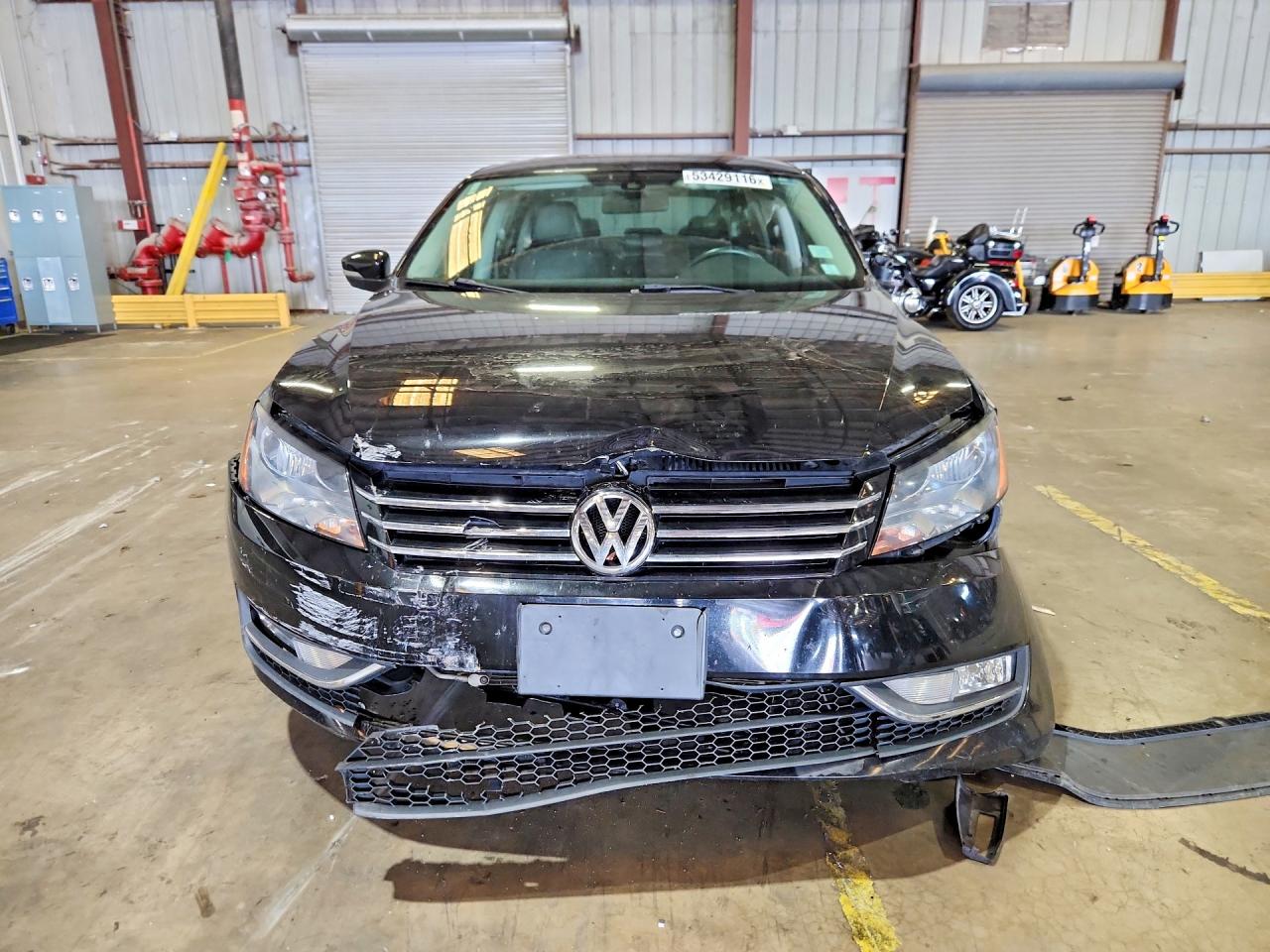2015 VOLKSWAGEN PASSAT SE photo 9