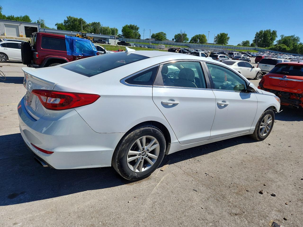 2015 HYUNDAI SONATA SE photo 7