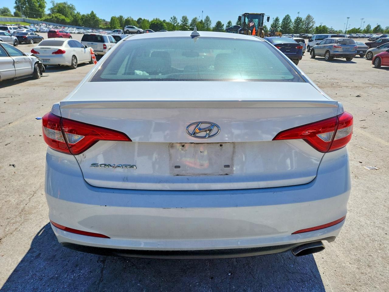 2015 HYUNDAI SONATA SE photo 16